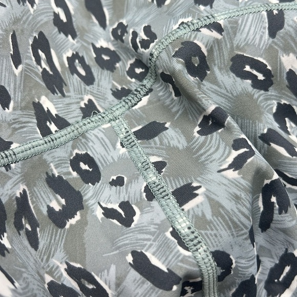 Varley Leopard Cheetah Print Leggings Small Gray Green Black White Animal Print - Picture 15 of 15